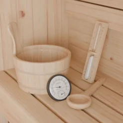 ® Fasssauna Cube Big Fjora L für 6 Personen, mit 9kW Ofen, Glasfront & Zubehör ^ Artsauna Discount
