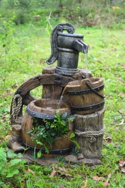 Brunnen NEREUS in Holz-/Stein-Optik ^ Harms Import Best