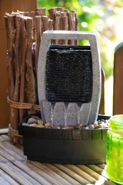 Dobar Kleiner Polyresin-Brunnen mit Pumpe - versch. Ausführungen Best