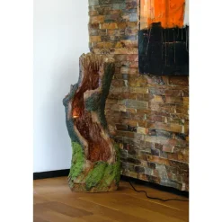 Dobar Polyresin-Brunnen mit Pumpe und LED´s, Baumstamm gebogen Outlet