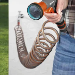 Spiralschlauch-Set mit Impulsbrause und Systemteilen, 10 m Länge: 10 m ^ Gardena Discount