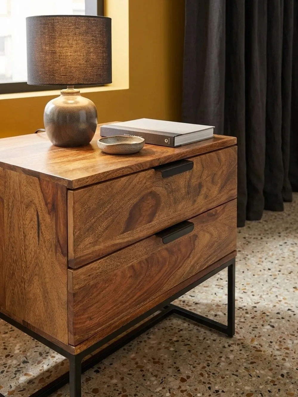 KADIMA DESIGN Industrial Nachtkonsole aus Sheesham-Holz und Eisen, 2 Schubladen, 50x40x51 cm Outlet