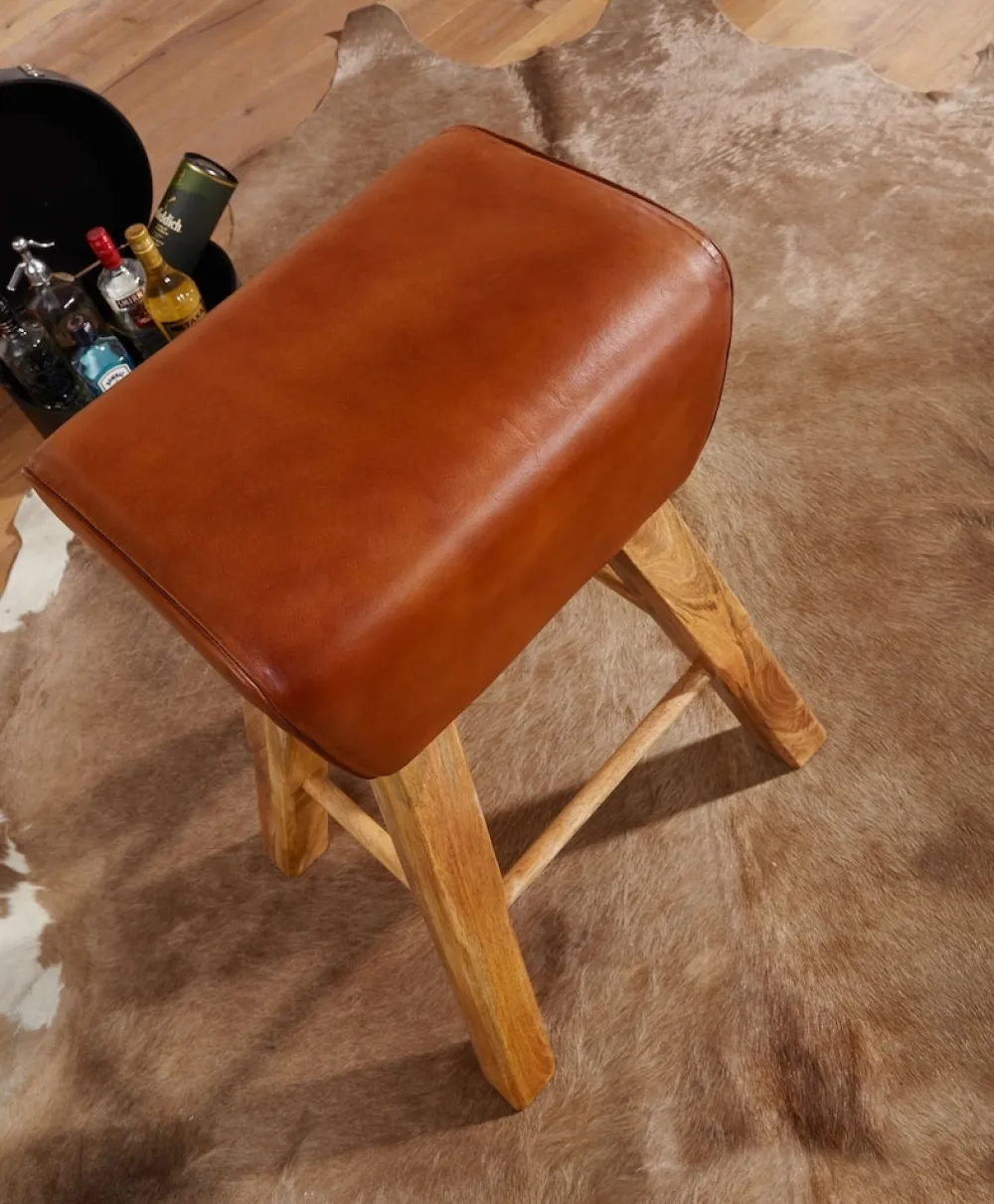 Sportlicher Turnbock-Barhocker, Ziegenleder und Mango Massivholz, 43x75x43 cm, dunkelbraun. ^ KADIMA DESIGN Sale