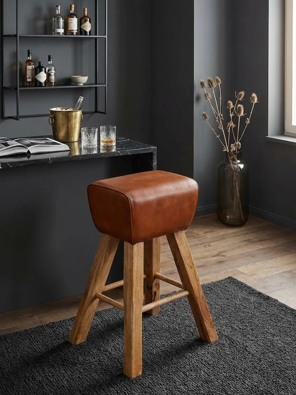 Sportlicher Turnbock-Barhocker, Ziegenleder und Mango Massivholz, 43x75x43 cm, dunkelbraun. ^ KADIMA DESIGN Sale