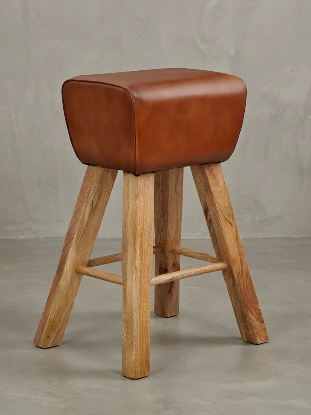 Sportlicher Turnbock-Barhocker, Ziegenleder und Mango Massivholz, 43x75x43 cm, dunkelbraun. ^ KADIMA DESIGN Sale