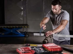 Werkzeugkoffer, 70-teilige Werkzeug-Set, stabiler Kunststoff-Koffer, mit Tragegriff zum Transportieren und Aufhängen, hochwertiger Werkzeugsatz, ideal für Werkstatt und Haushalt ^ KWB New