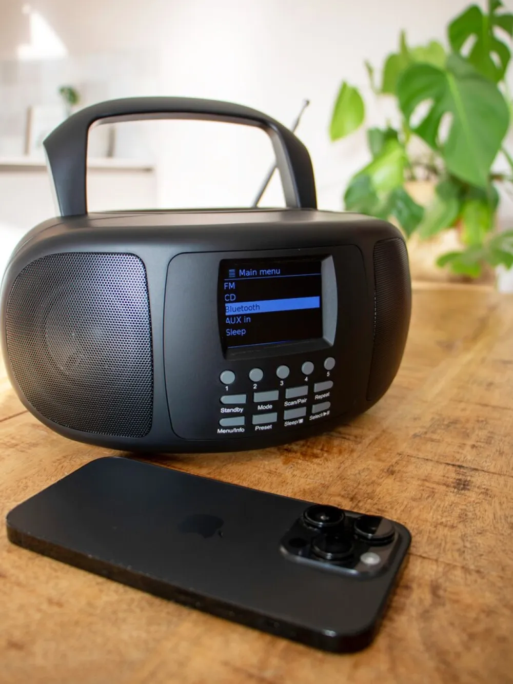 Lenco Tragbares Internetradio mit DAB+/FM, Bluetooth®, CD-Player und großem LCD-Farbdisplay Schwarz Discount