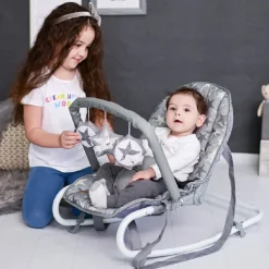 Babywippe Eliza Spielbogen, verstellbar, Tragegriffe, Schwingeffekt grau/hase ^ Lorelli Sale