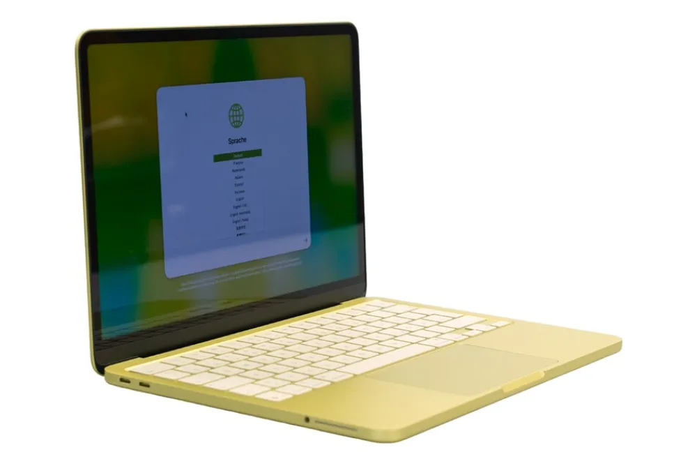 Apple MB Neo 33cm 13" A18 Pro 6-C CPU 5-C GPU 8GB 256GB - Citrus Hot