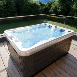 ® Outdoor Whirlpool, 2 Personen, aus Sanitäracryl, winterfest isoliert, Joyonway Spa, Massagedüsen, Liegeplätze, LED, 620 Liter ^ Tronitechnik Best